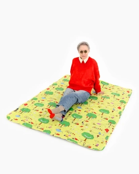 BAGGU x PEANUTS Kite Eating Tree Puffy Picnic Blanket