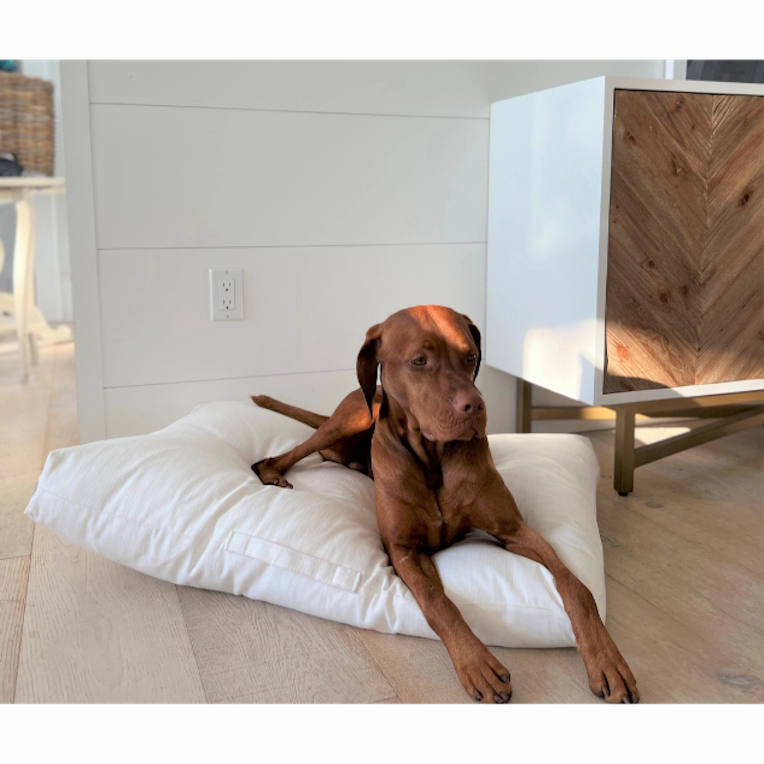 The Avenue Bed | Parchment Linen